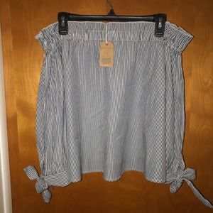 American Eagle off the shoulder top